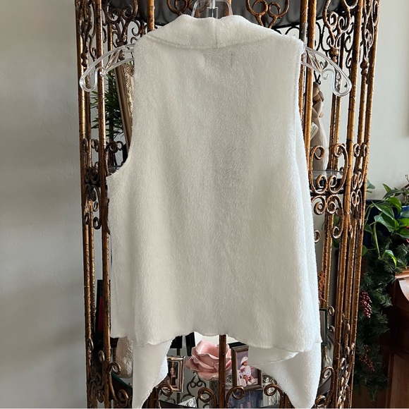 Takara Girls Waterfall Vest - Picture 3 of 4